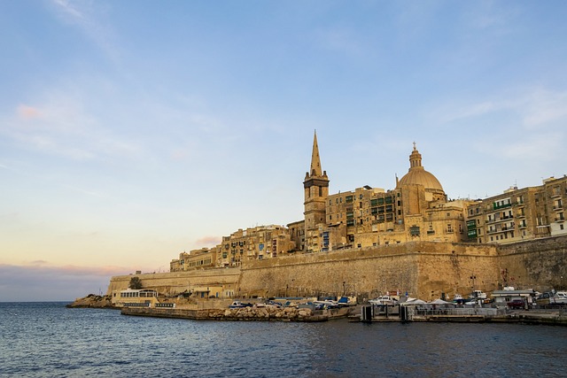 Stadt mit V - Bild von Valletta auf Malta